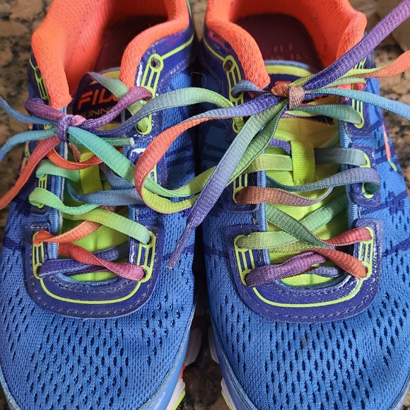 Fila running shoes with memory foam soles sz 7 - Picture 2 of 6